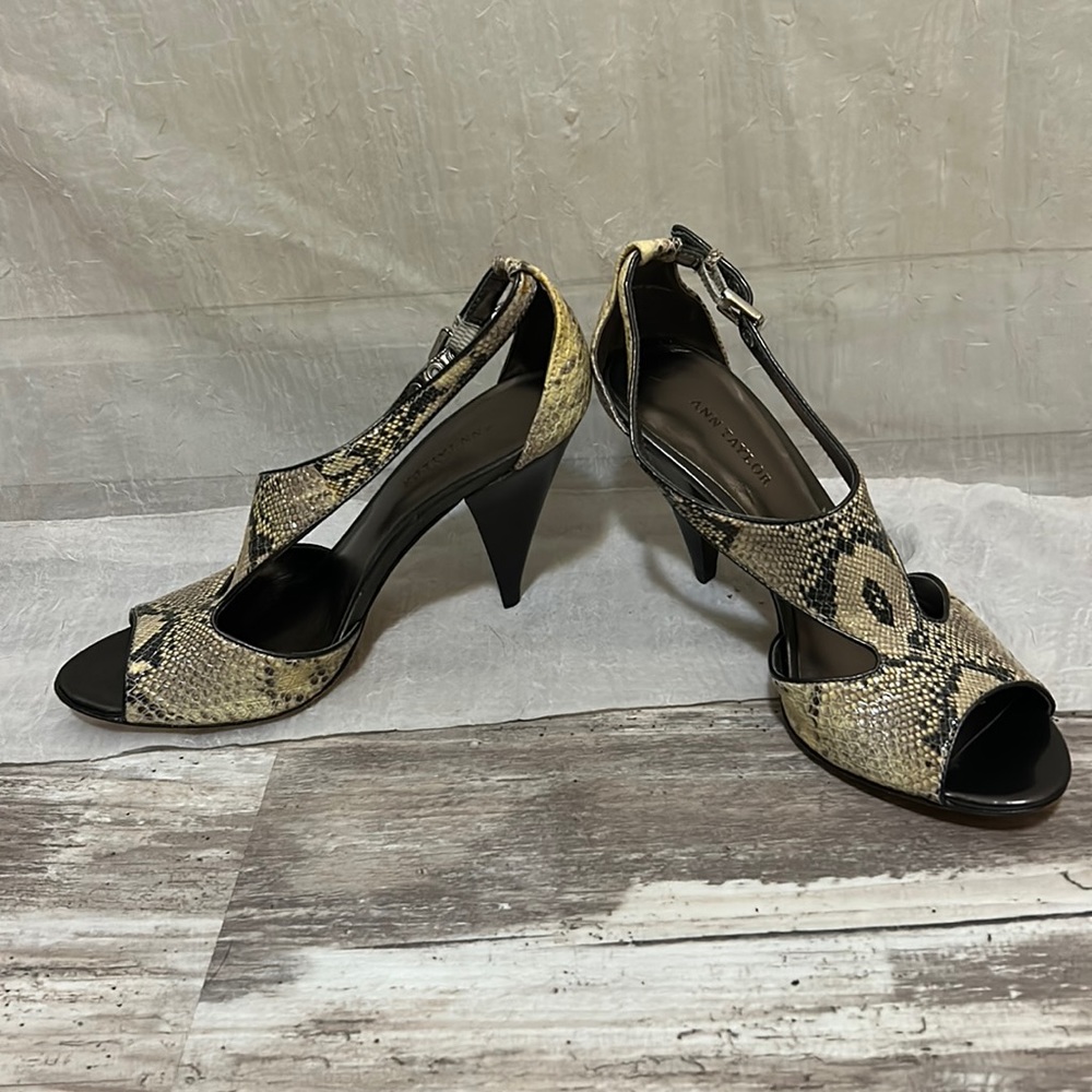 Ann Taylor ankle strap open toes like new hardly worn